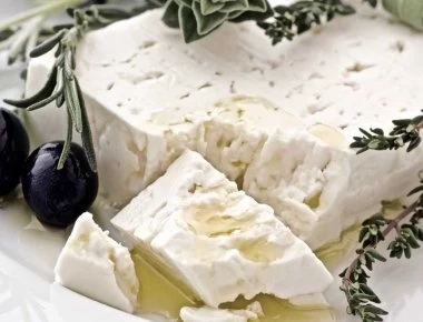 Αποκωδικοποιήθηκε το «DNA» της ελληνικής φέτας - Περιέχει 489 διαφορετικές πρωτεΐνες